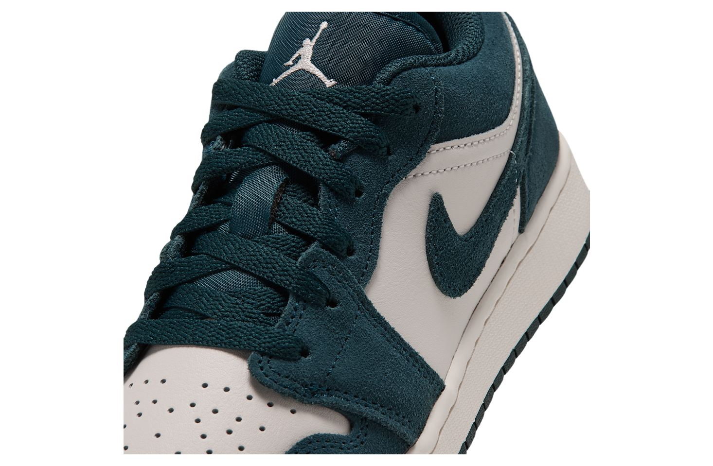 Air Jordan 1 Low GS Midnight Spruce / Pale Ivory / Light Orewood Brown