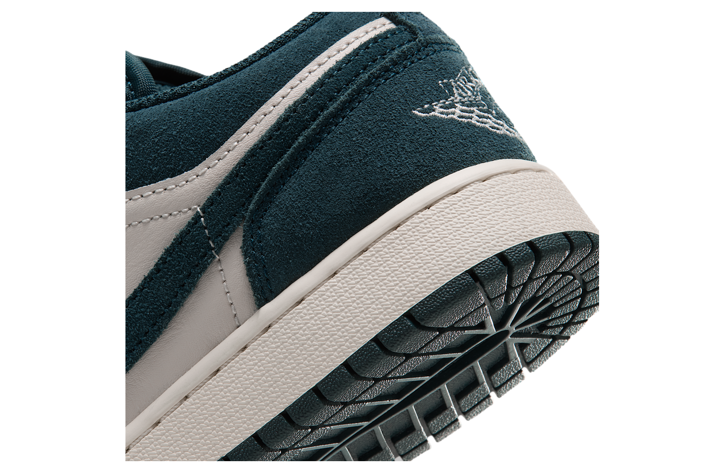 Air Jordan 1 Low GS Midnight Spruce / Pale Ivory / Light Orewood Brown