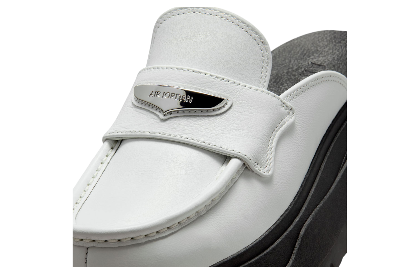 Air Jordan Mule WMNS White / Black