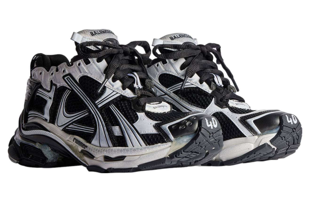 Balenciaga Runner Black / White - Jan 2024 - 772774W3RMU9010 