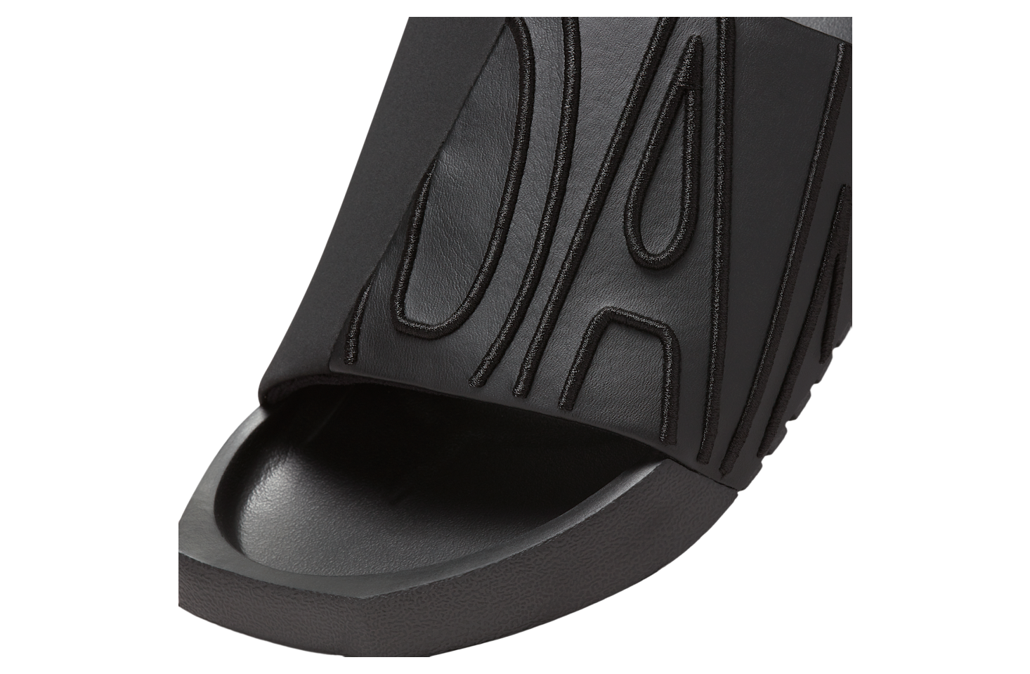 Jordan Nola WMNS Black