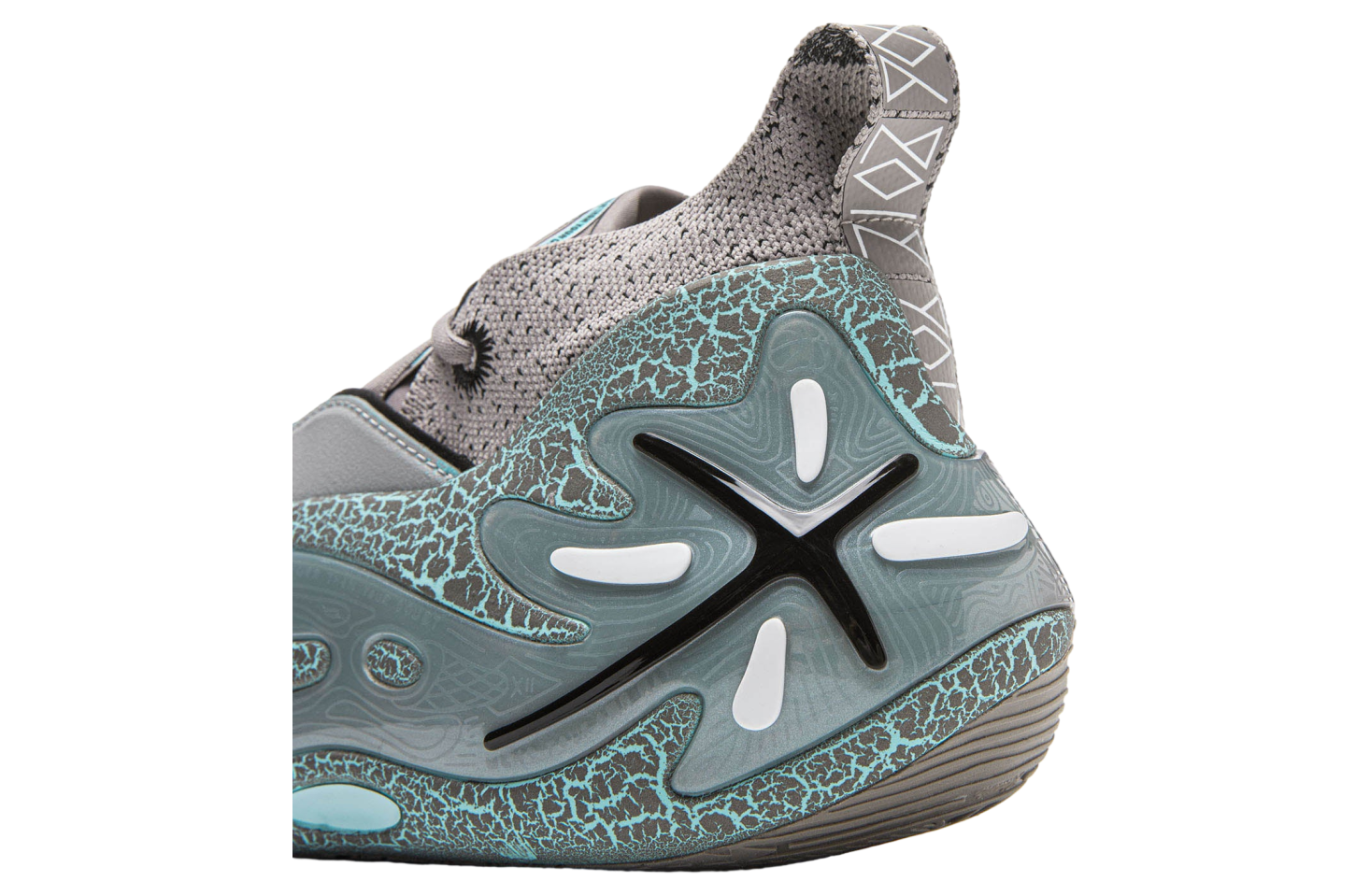 Li-Ning Way of Wade 11 Statue | KicksOnFire
