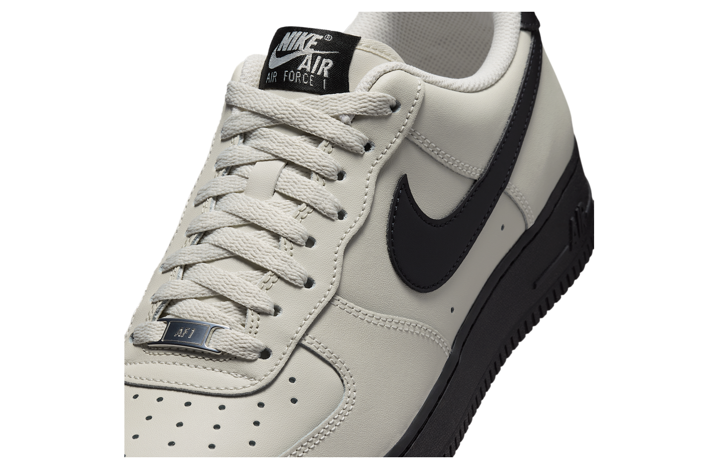 Nike Air Force 1 07 Light Bone / Black