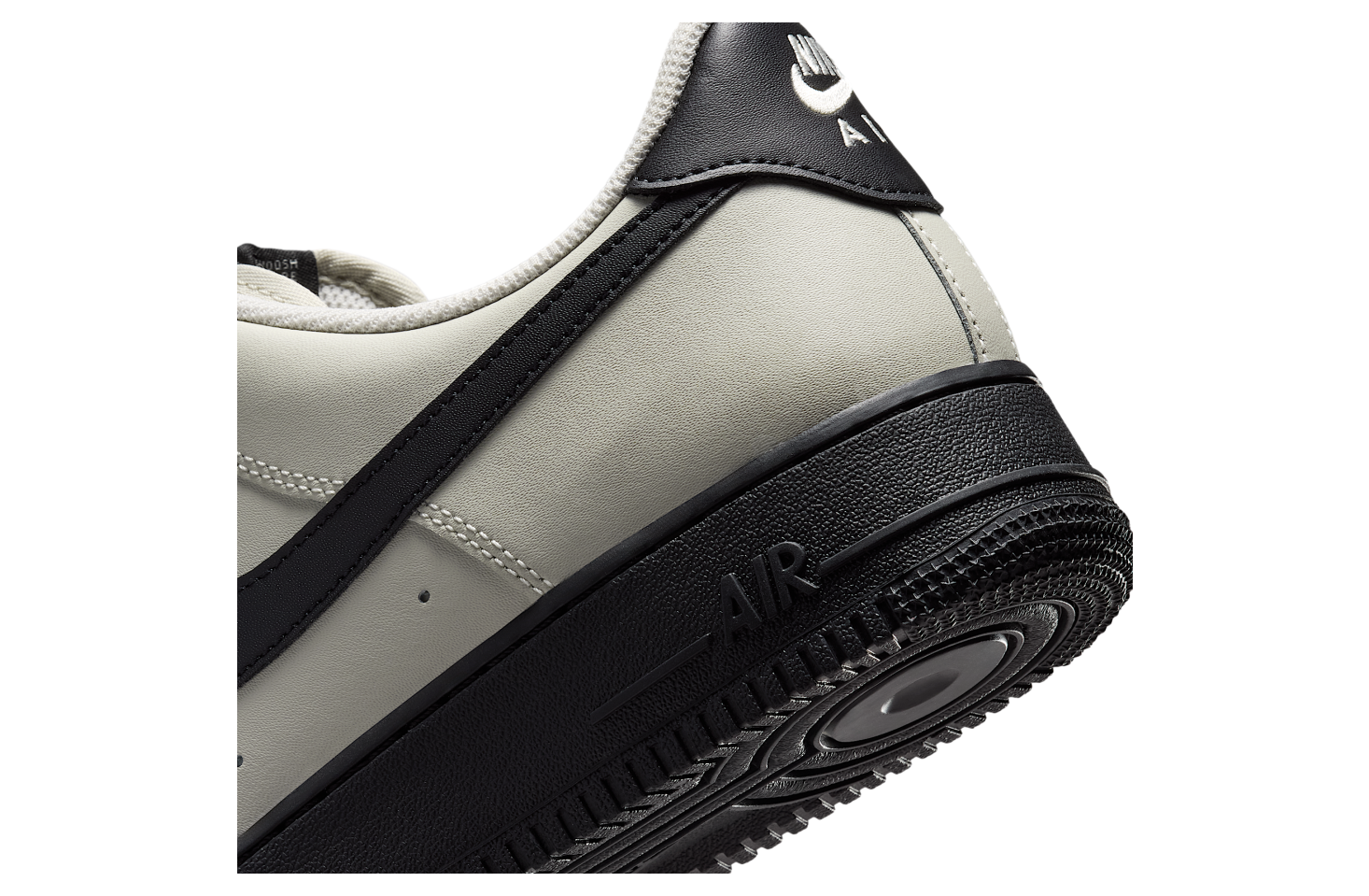 Nike Air Force 1 07 Light Bone / Black