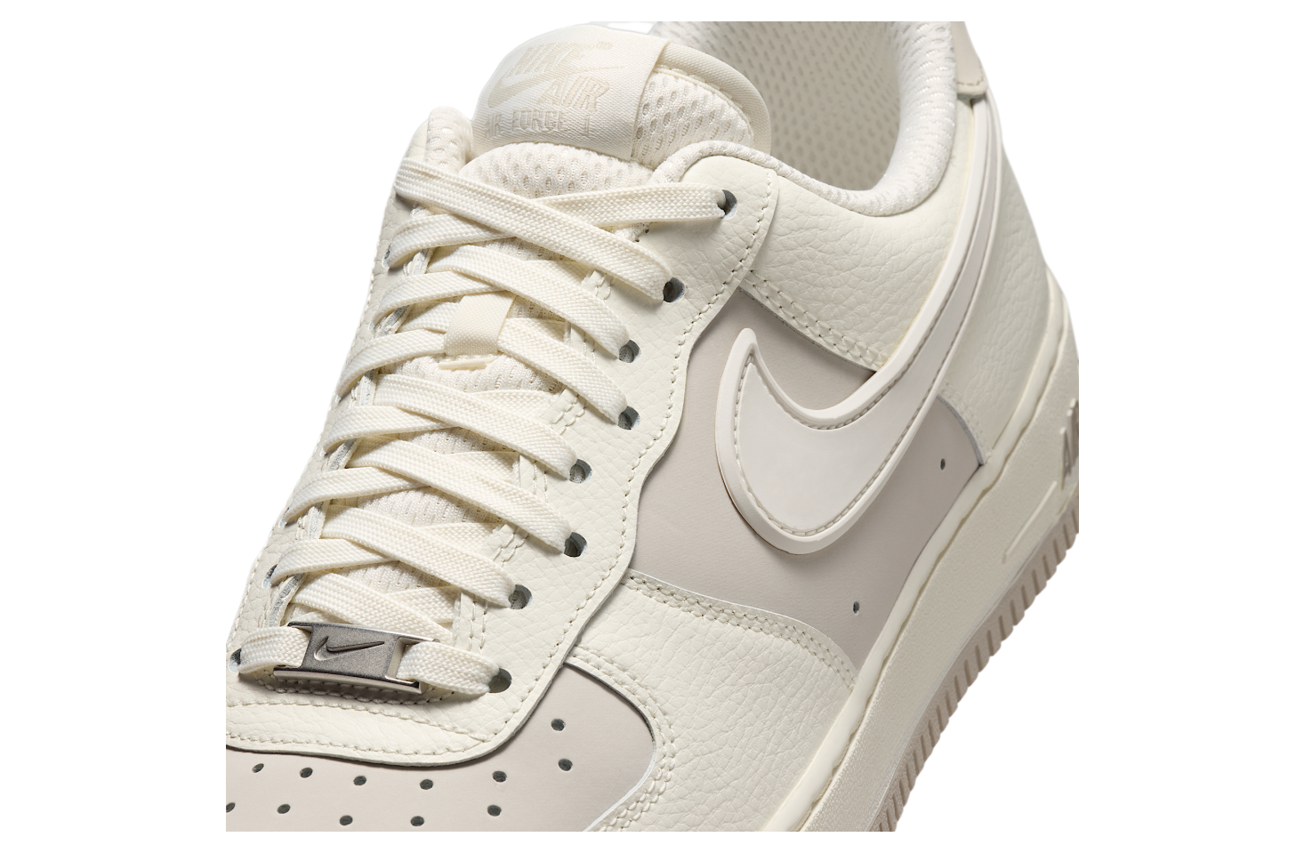 Nike Air Force 1 07 LV8 Sail / Light Bone