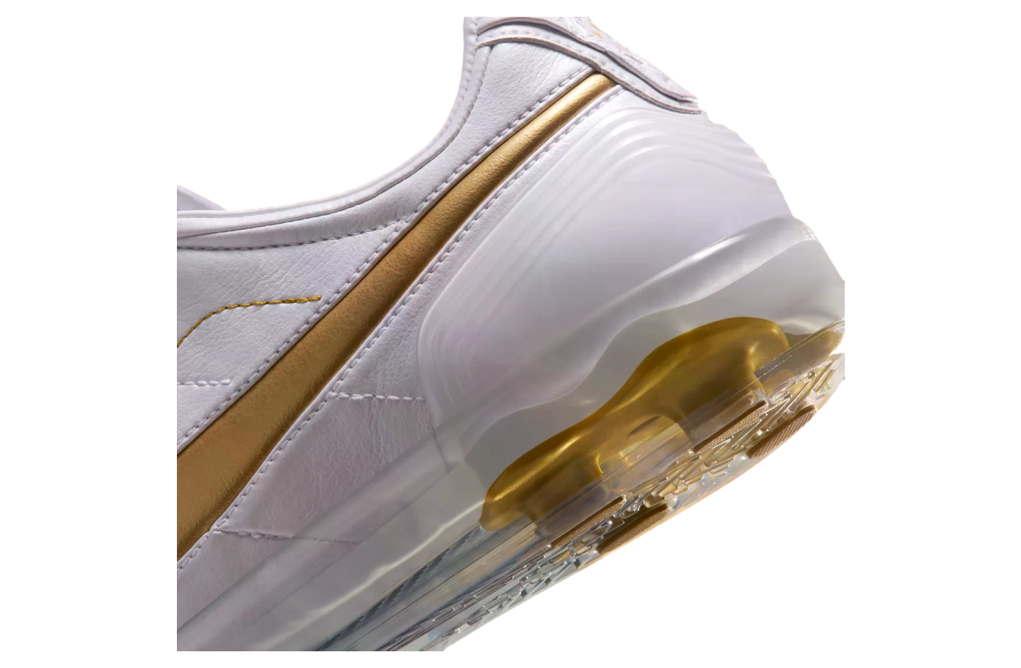 Nike Cryoshot Tiempo Legend R10 White / Metallic Gold - Jul 2026 