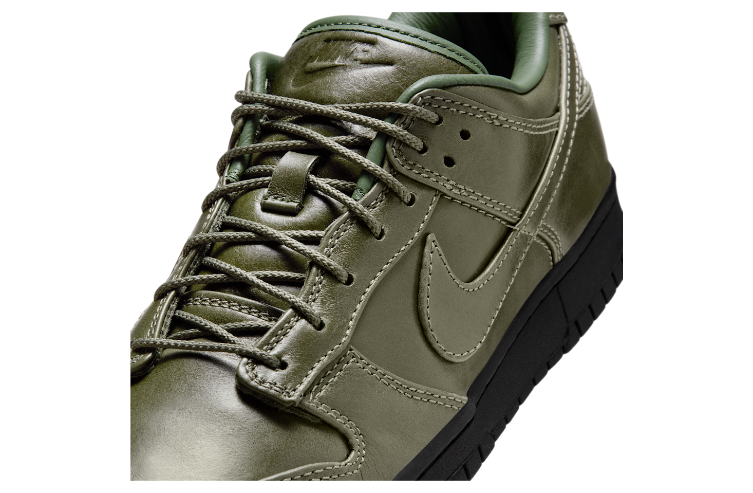 Nike Dunk Low Premium Army Olive / Black