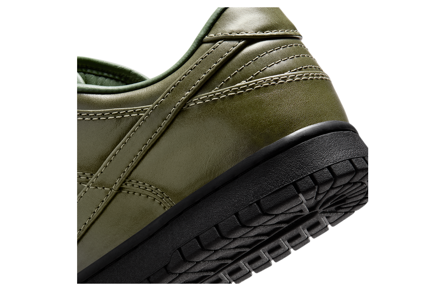 Nike Dunk Low Premium Army Olive / Black