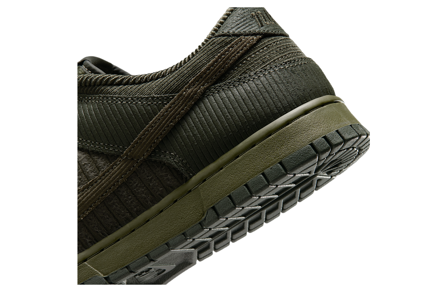 Nike Dunk Low Premium Cargo Khaki / Medium Olive