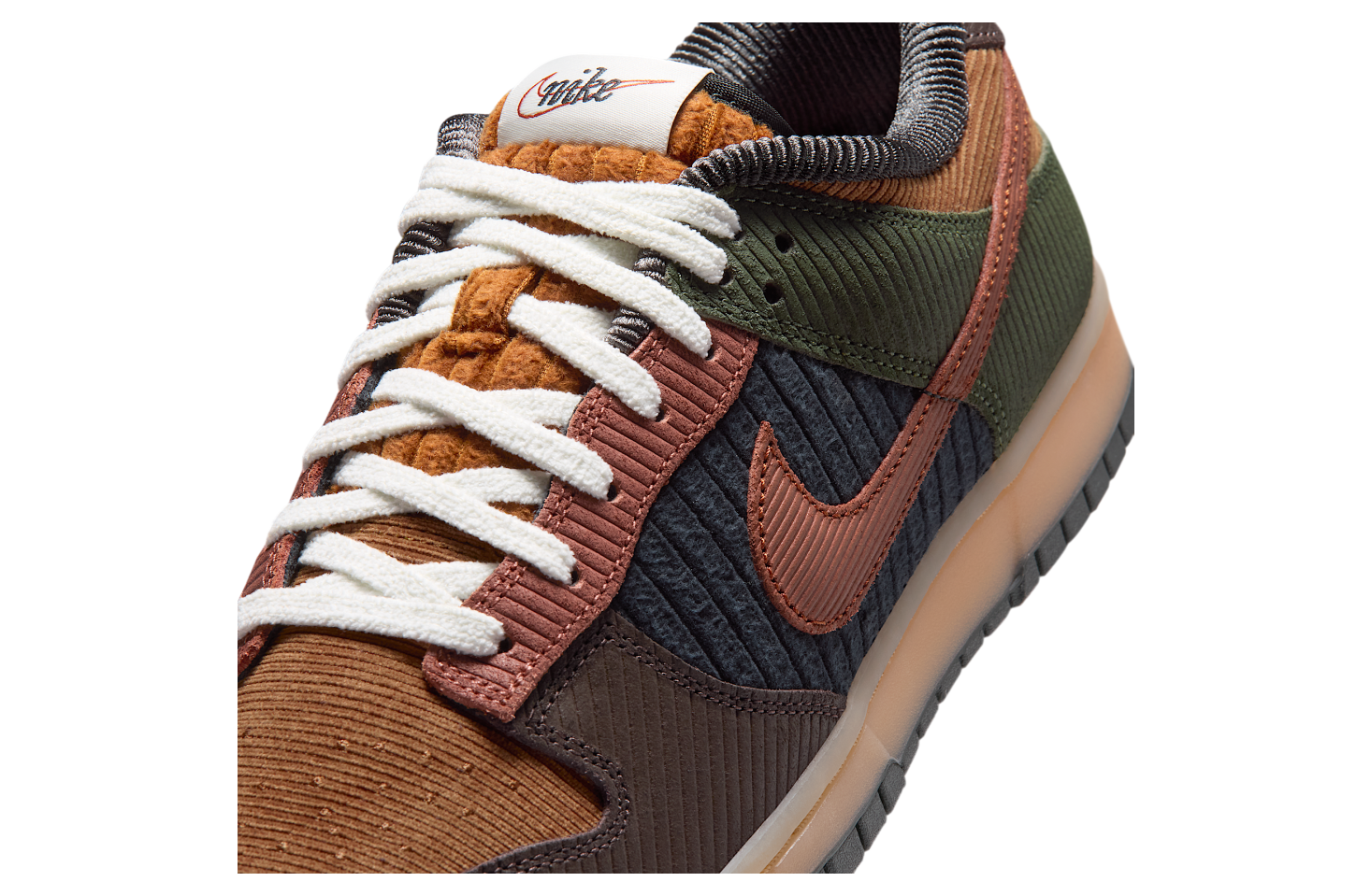 Nike Dunk Low Premium Light British Tan / Cargo Khaki