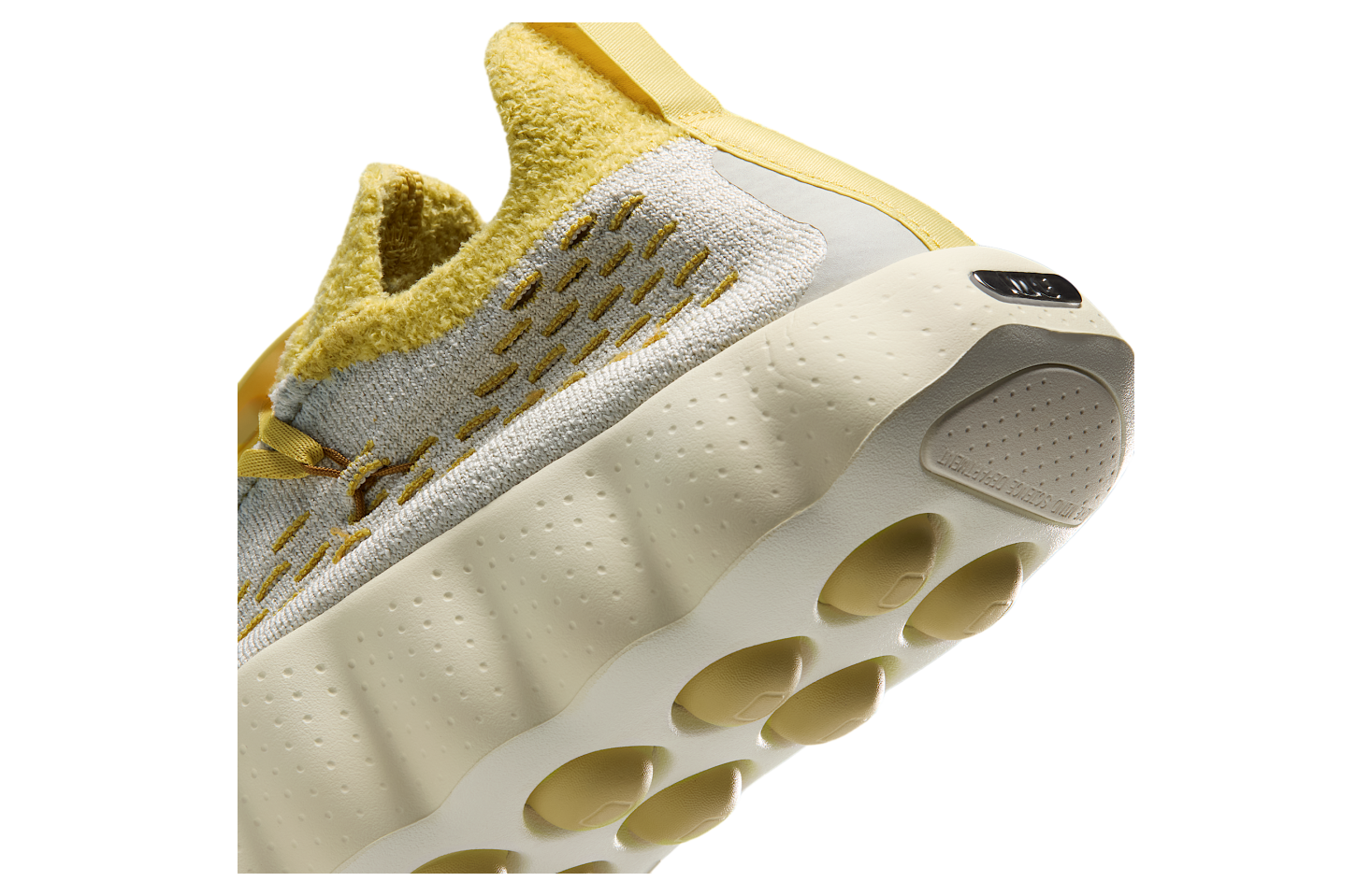 Nike Mind 002 Flyknit Light Bone / Infinite Gold