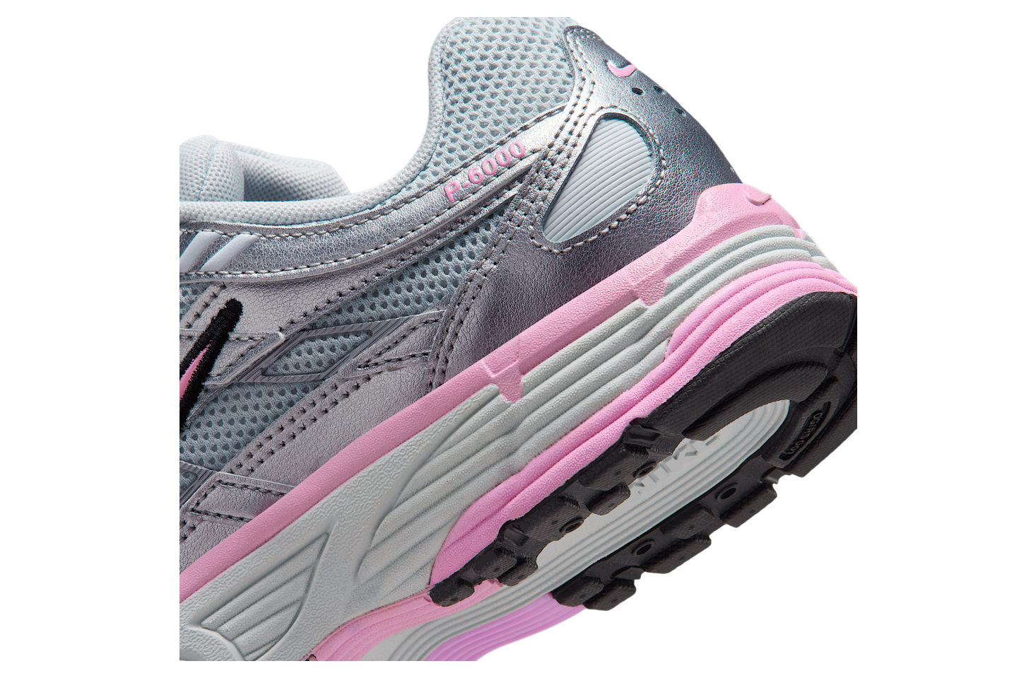 Nike P-6000 WMNS Pure Platinum / Metallic Silver