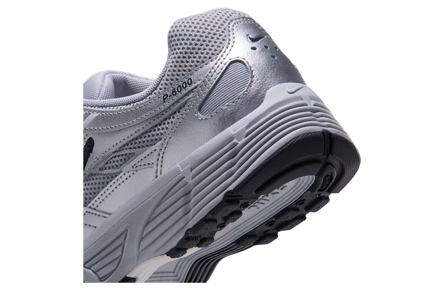 Nike P-6000 WMNS Wolf Grey / Metallic Silver
