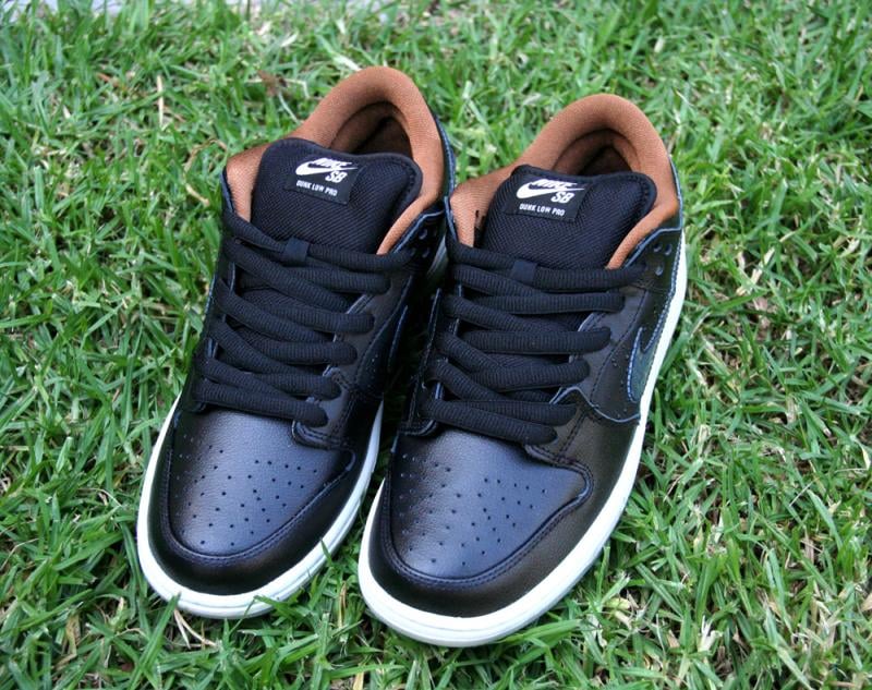 Nike SB Dunk Low - Black Rain