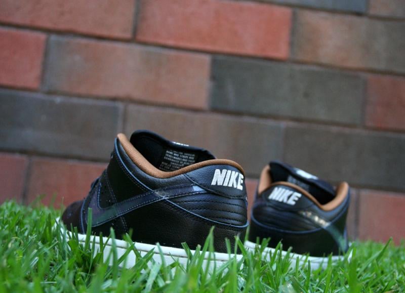Nike SB Dunk Low - Black Rain
