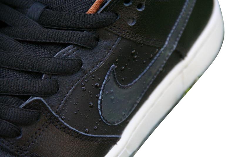 Nike SB Dunk Low - Black Rain