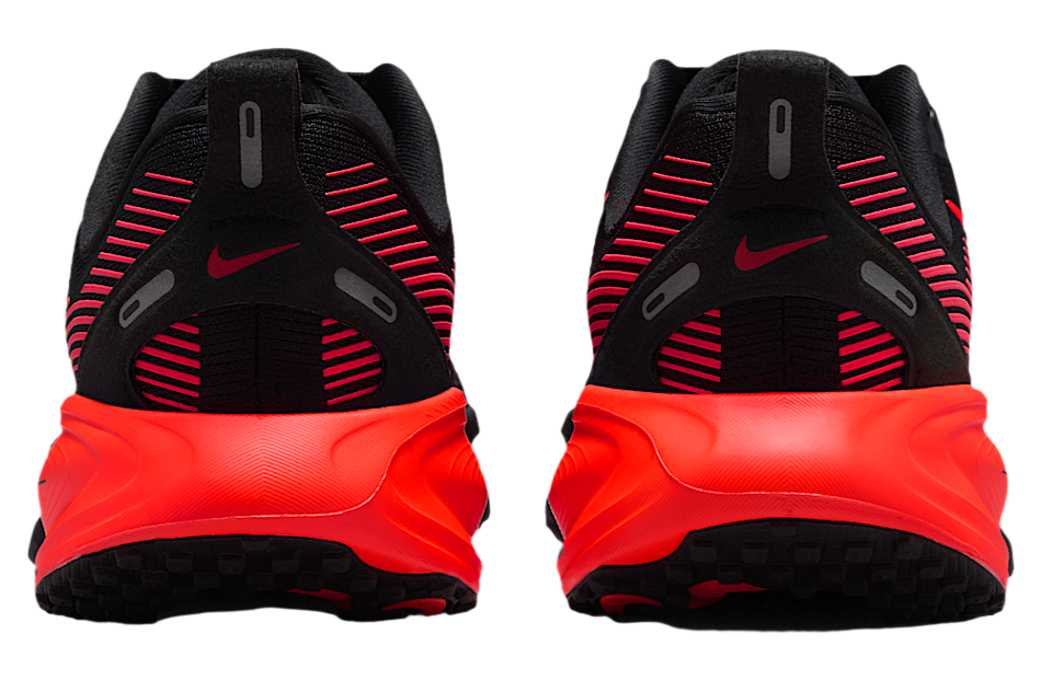 Nike Vomero 18 GS Black / University Red