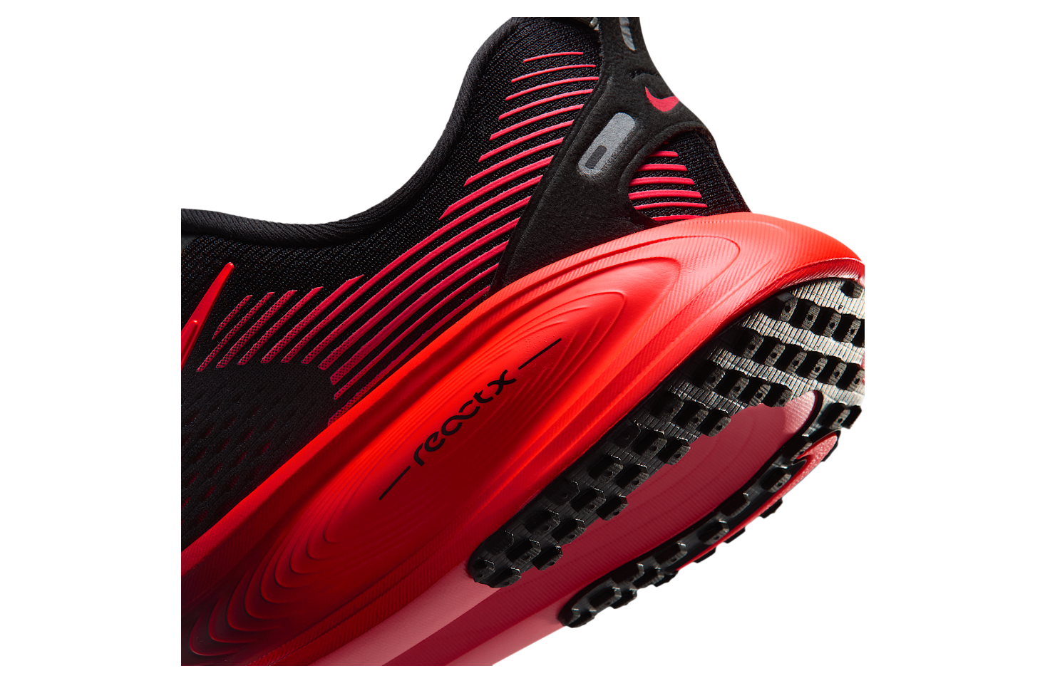 Nike Vomero 18 GS Black / University Red