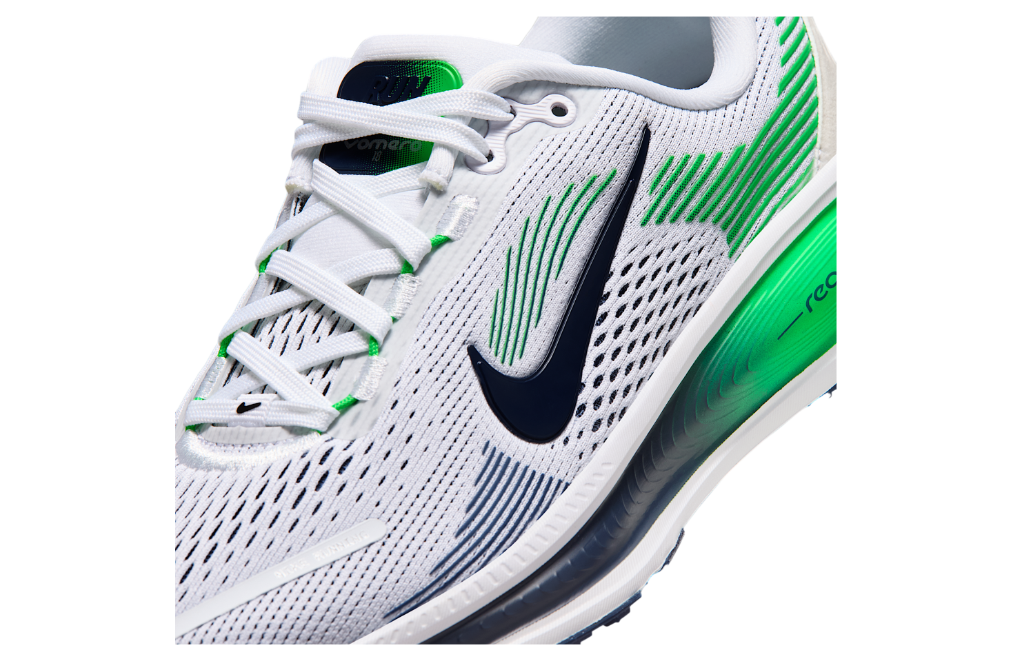Nike Vomero 18 GS White / Green Spark