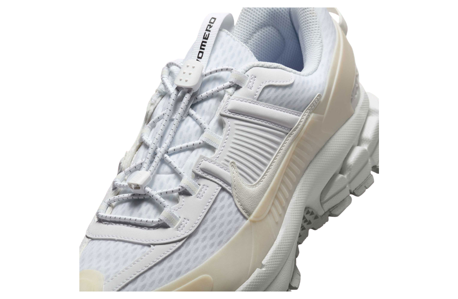 Nike Zoom Vomero 5 Roam Triple White