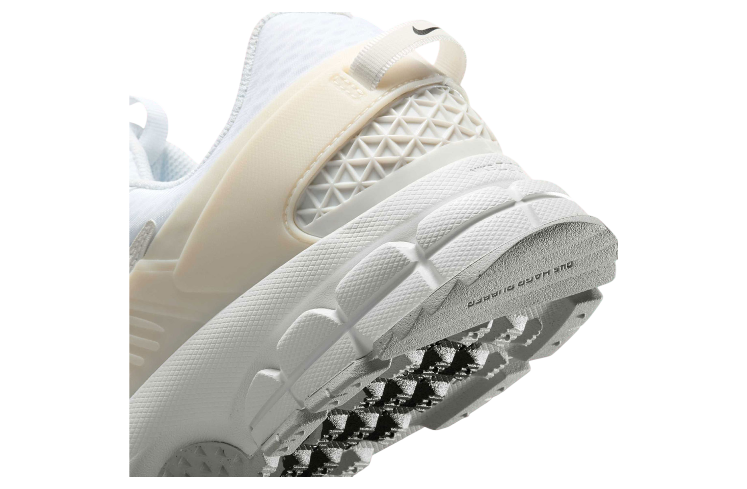 Nike Zoom Vomero 5 Roam Triple White