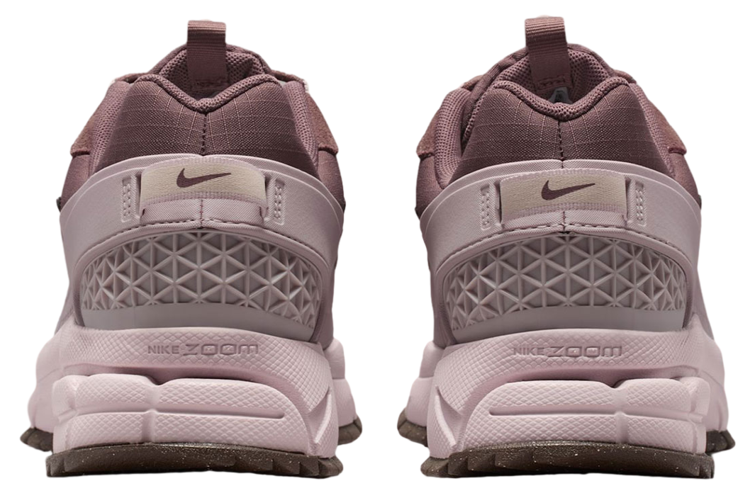 Nike Zoom Vomero 5 Roam WMNS Particle Rose / Silt Red