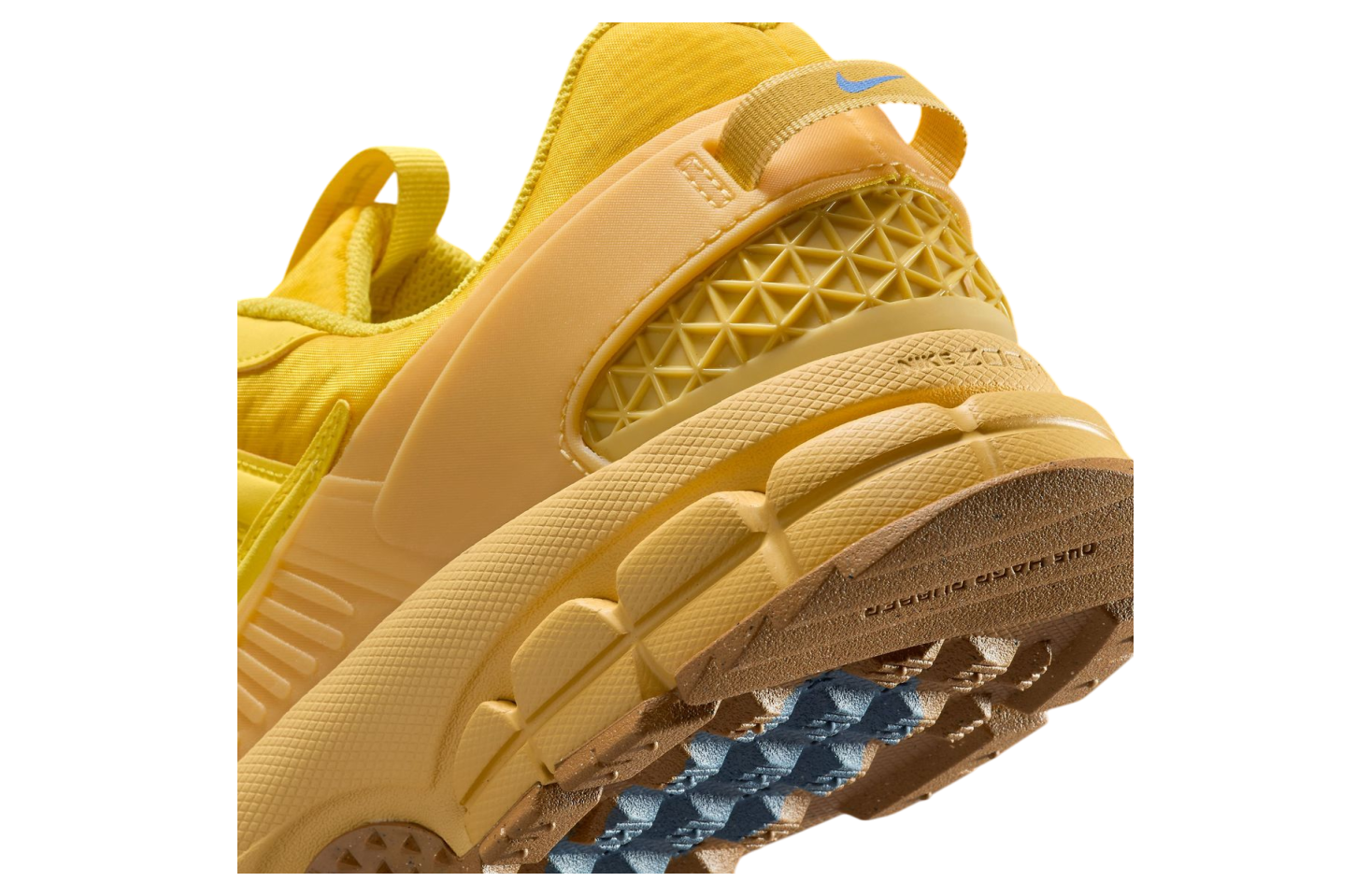Nike Zoom Vomero Roam Lightning