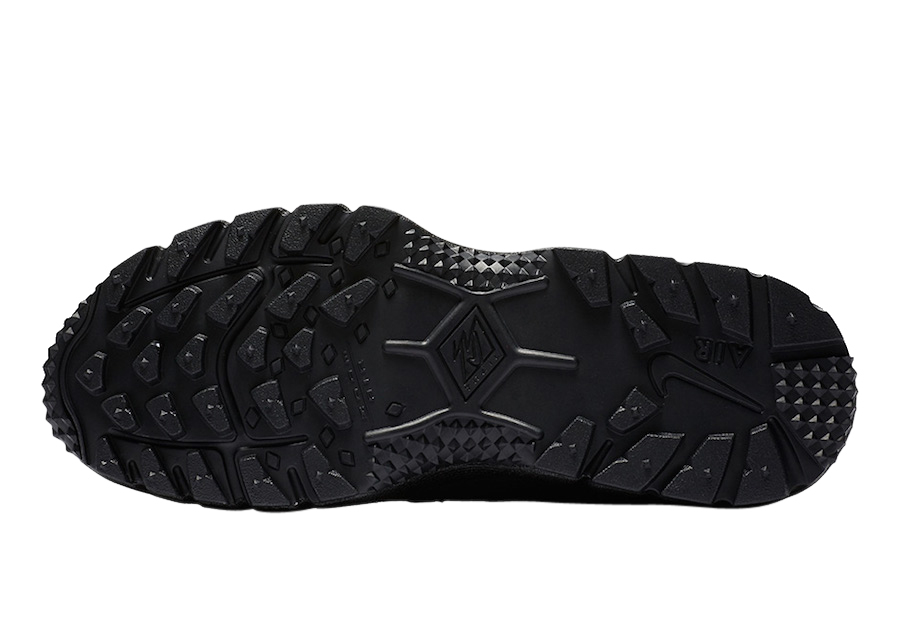 Supreme x Nike Air Humara Black