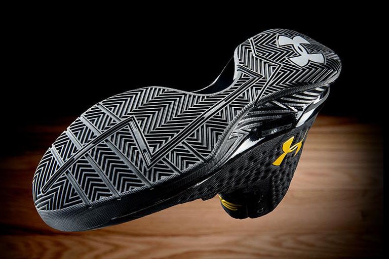 ipad_under-armour-curry-one-  display picture 1
