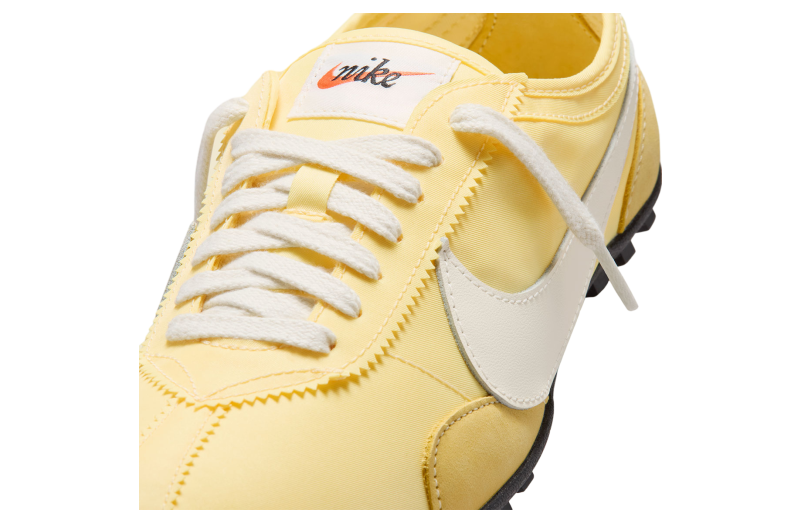 Nike Moon WMNS Soft Yellow / Soft Pearl - May 2026 - IW0955-700 ...