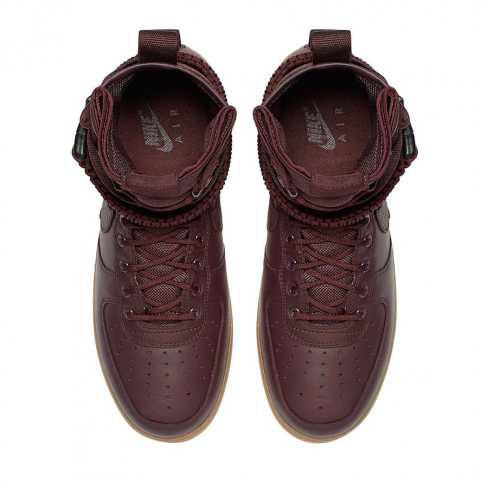 iphone_nike-special-field-air-  display picture 2