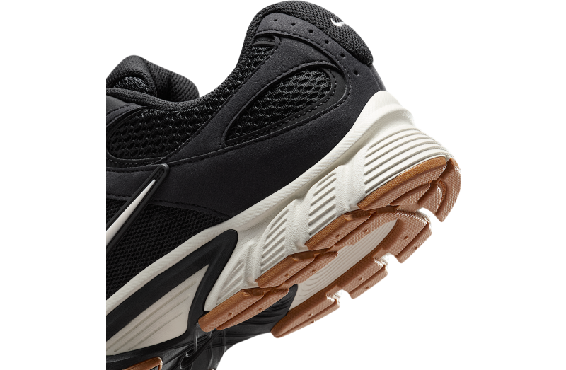 iphone_nike-v5-rnr-black-gum-  display picture 3