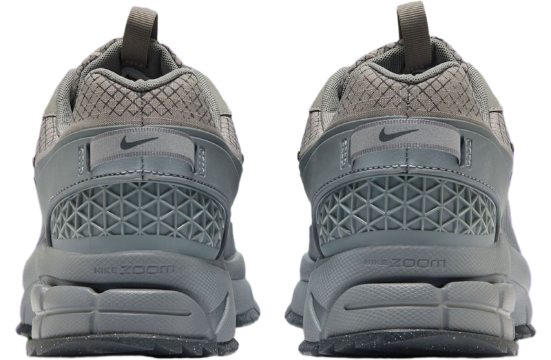 iphone_nike-zoom-vomero-5-roam  display picture 3