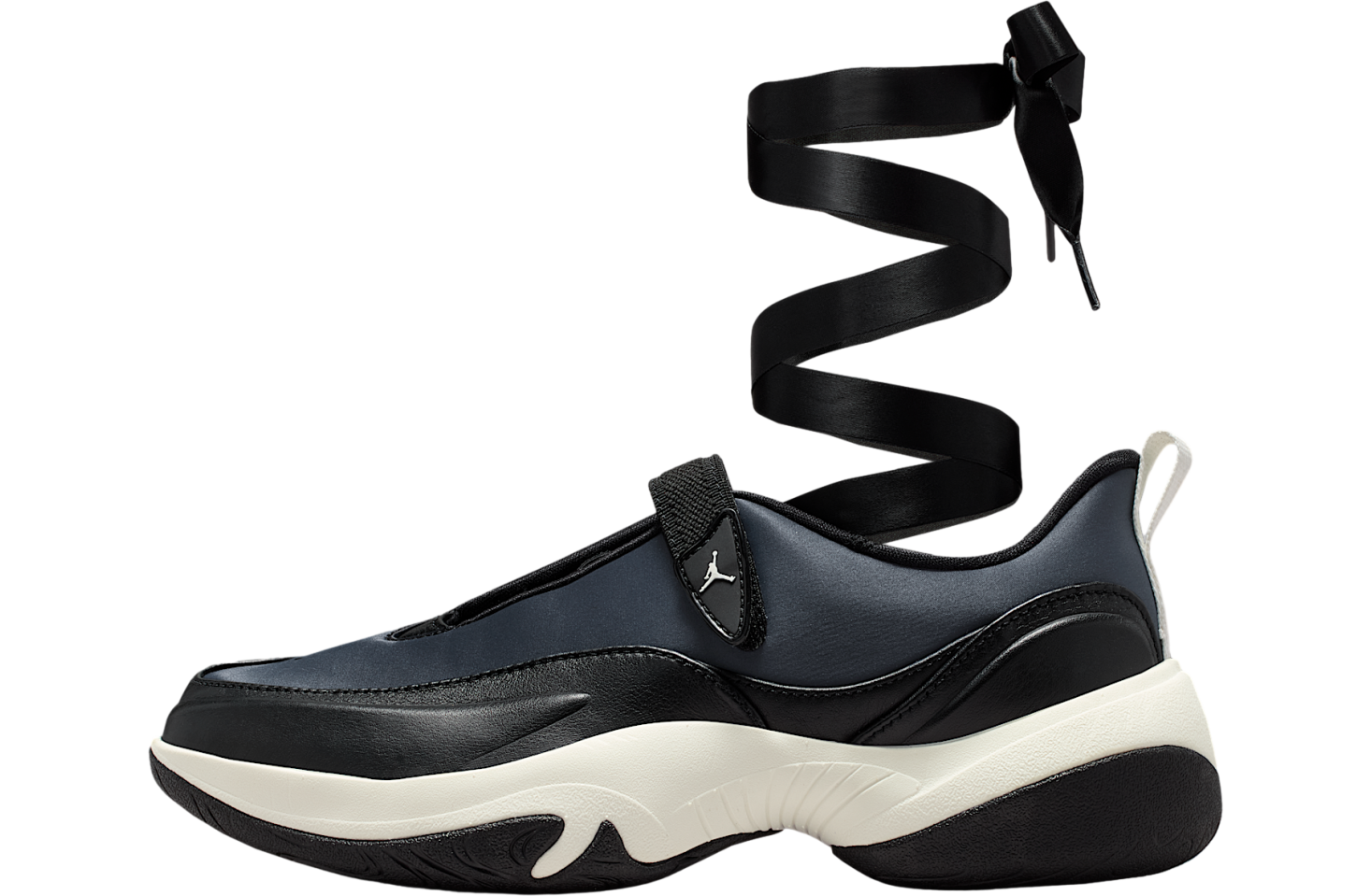 Jordan Pointe WMNS Black / Sail | KicksOnFire
