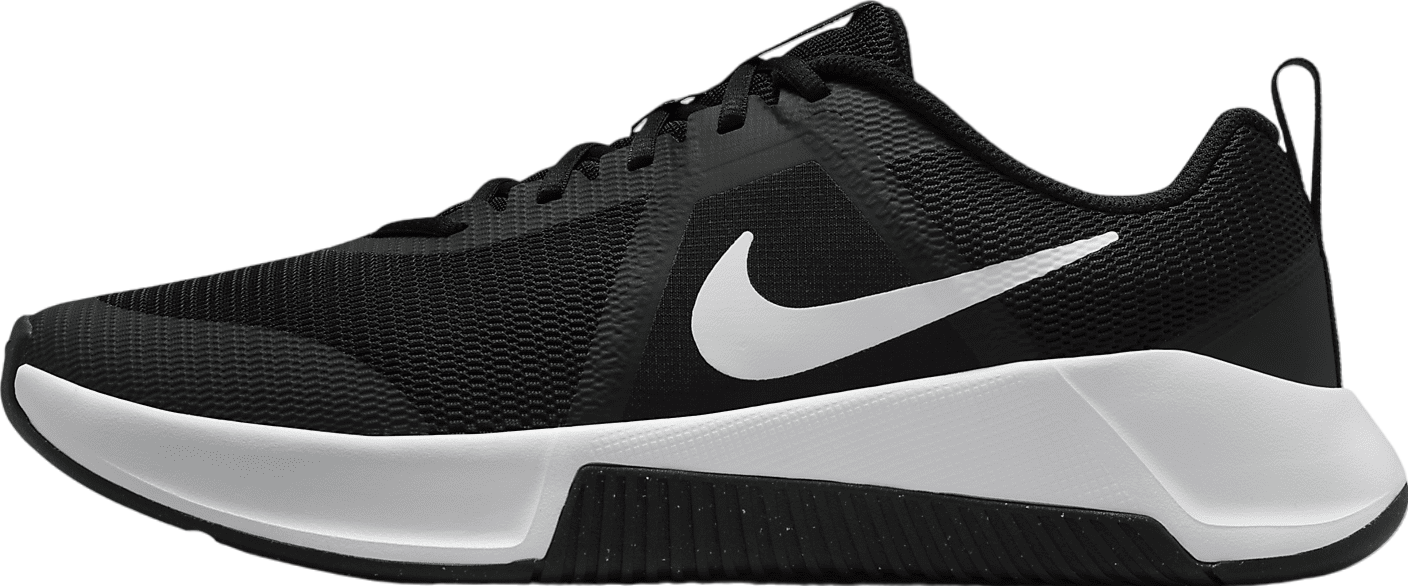 nike-mc-trainer-3-black-white.png